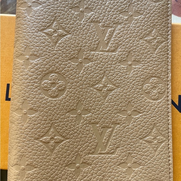 Louis Vuitton Empriente Monogram Notebook cover Tan - Picture 2 of 8
